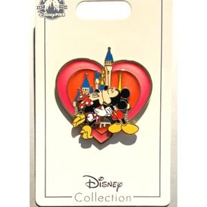 NEW Disney Parks Mickey and Minnie MOTION Kissing Valentines Day Pin